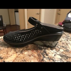 Jambu Womens Journey Encore Platform Pump